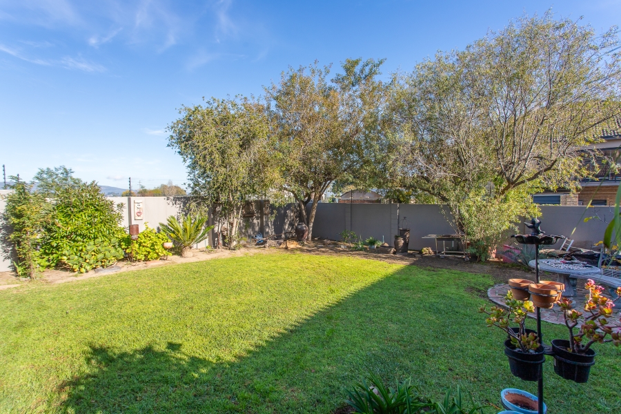 To Let 3 Bedroom Property for Rent in Ranzadale Western Cape